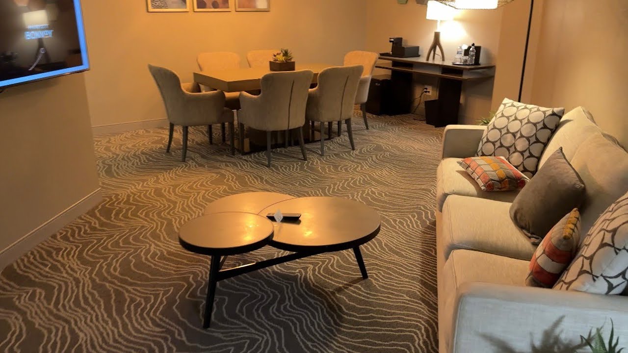 Marriott Savannah Riverfront King Junior Suite Room Tour