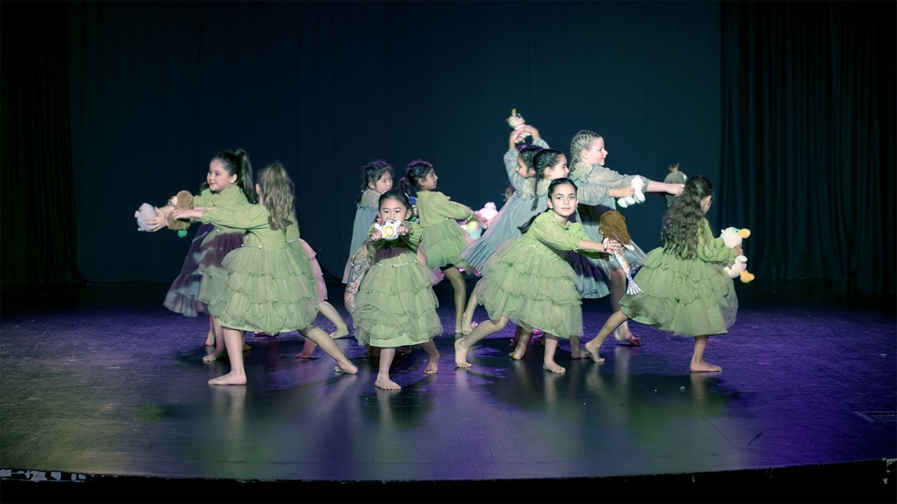 Bella Poarch - Dolls - Dance
