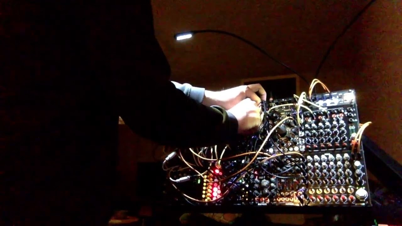 Twitch 01: trying modular synth stream for the first time