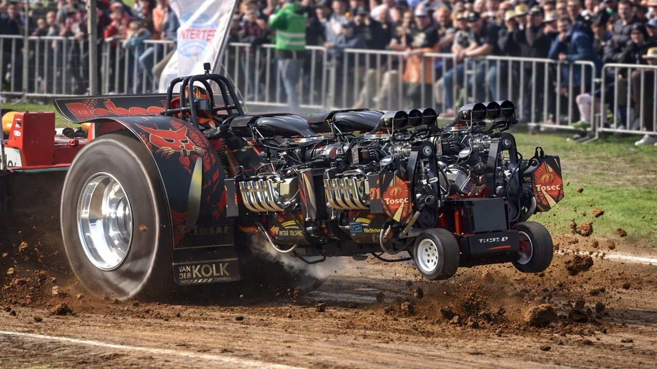 The world's strongest Motorsport - the Heavy Modified Tractor Pullers at Füchtorf 2022 - by EUJS