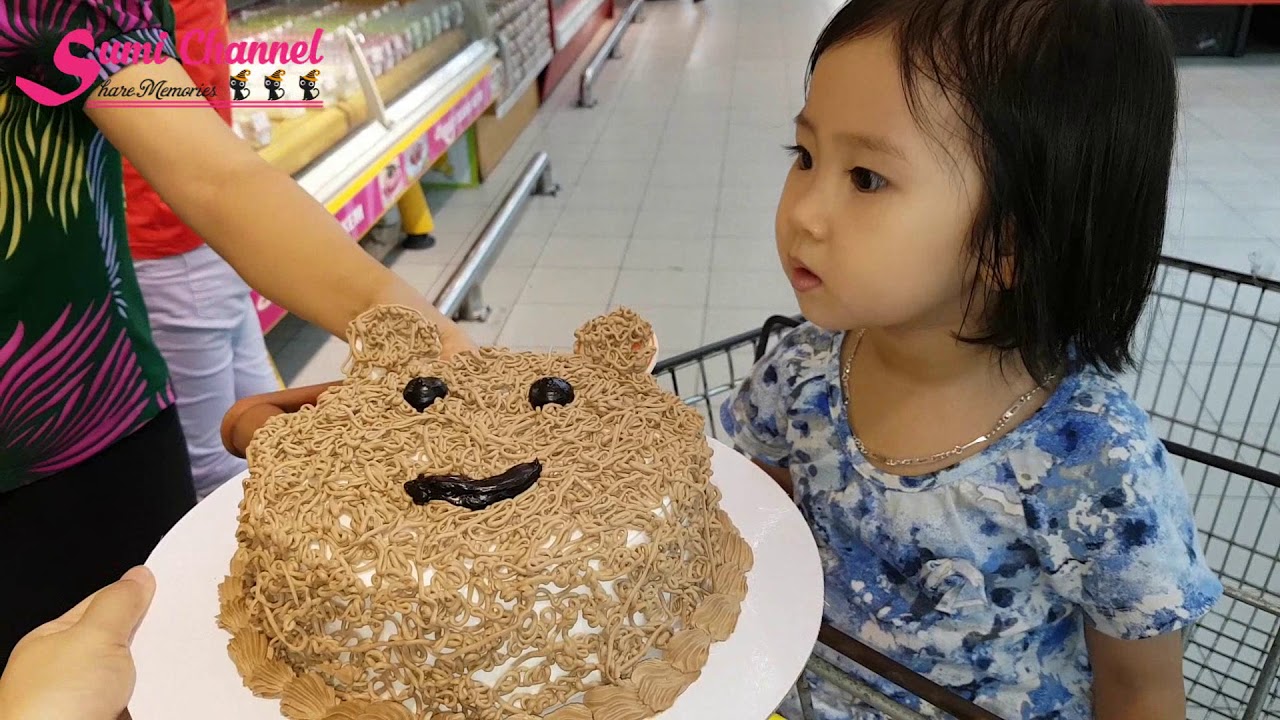 Bé Sumi Đi Siêu Thị Mua Bánh Sinh Nhật - P1 | SUMI BABY GO TO SHOPPING BIRTHDAY CAKE
