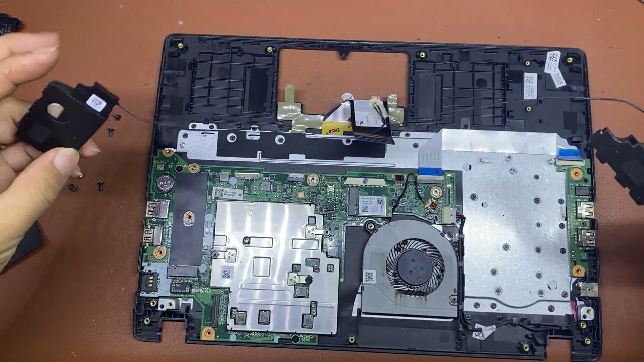 Hướng Dẫn Tháo Lấp Laptop Acer A314-31 Từng Chi Tiết