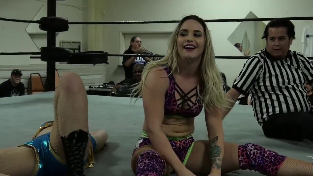 Liiza Hall VS Laura James | Quintessential Pro Wrestling