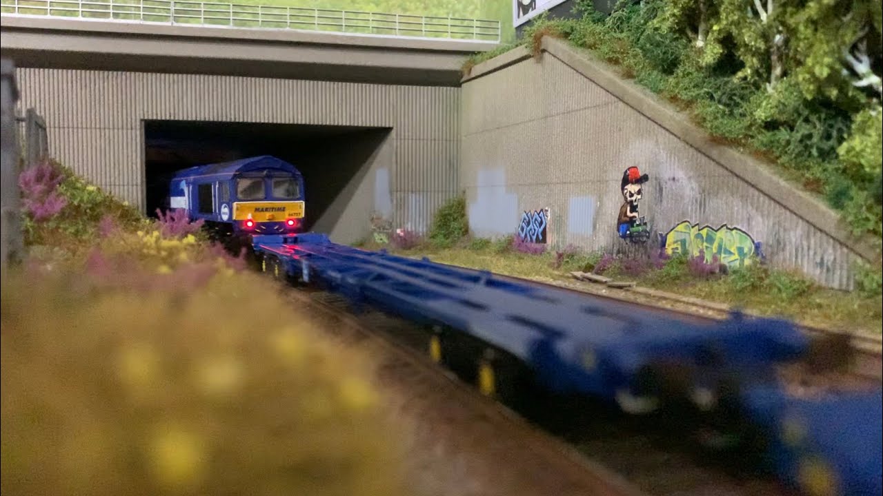 Hornby Tiphook KFA container wagons