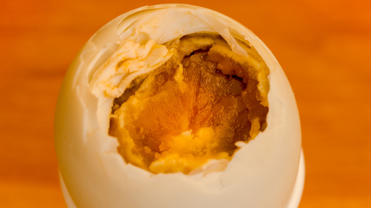 How to make an orange red yolk salty duck eggs with rich in oil flow