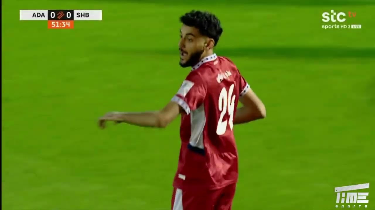 نجم فريق #العدالة الكابتن حيدر الحاجي في مواجهة الشباب في دوري جوّي للنخبة U21