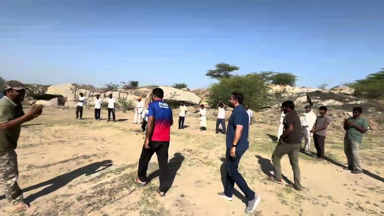 होली के पर्व पर 100 वर्ष पुराना खेल खेला 