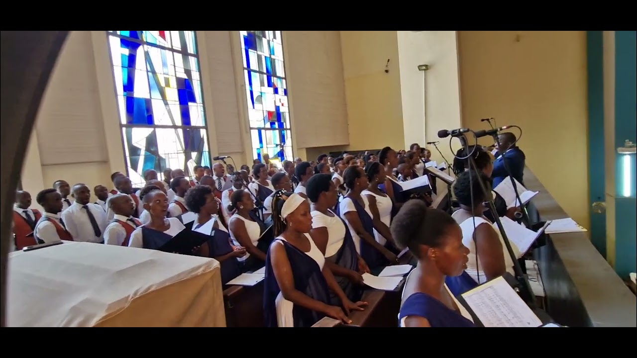 victoire, tu régneras by chorale Regina Caeli de Kanyosha,  official video