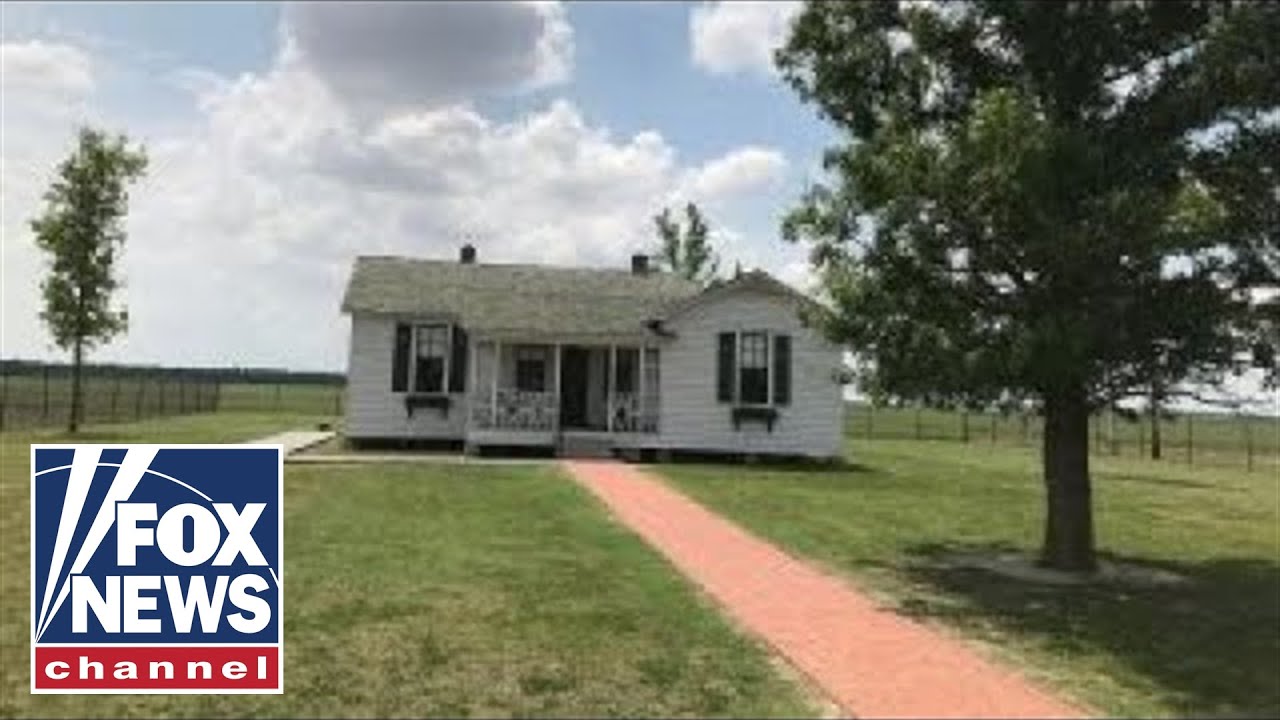 Johnny Cash's childhood home gets national spotlight
