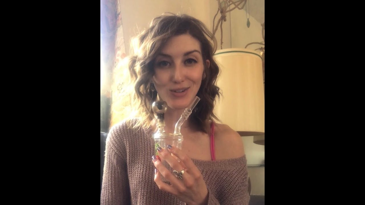 Mia Jane smoking Slop Cup Bubbler - Ganja Girls for Steemit