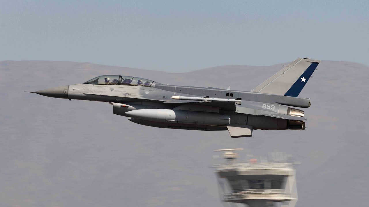 25 MINUTES Plane Spotting  Santiago Airport - F16 - KC135 - F5 Tiger & More