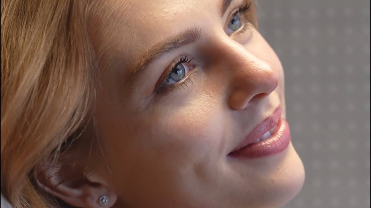 Alexa Breit zur Behandlung bei DR. RICK |Tr&auml;nenrinne, Nase, Jawline & Botox 