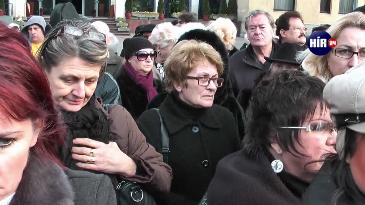 Eltemették Mary Zsuzsit