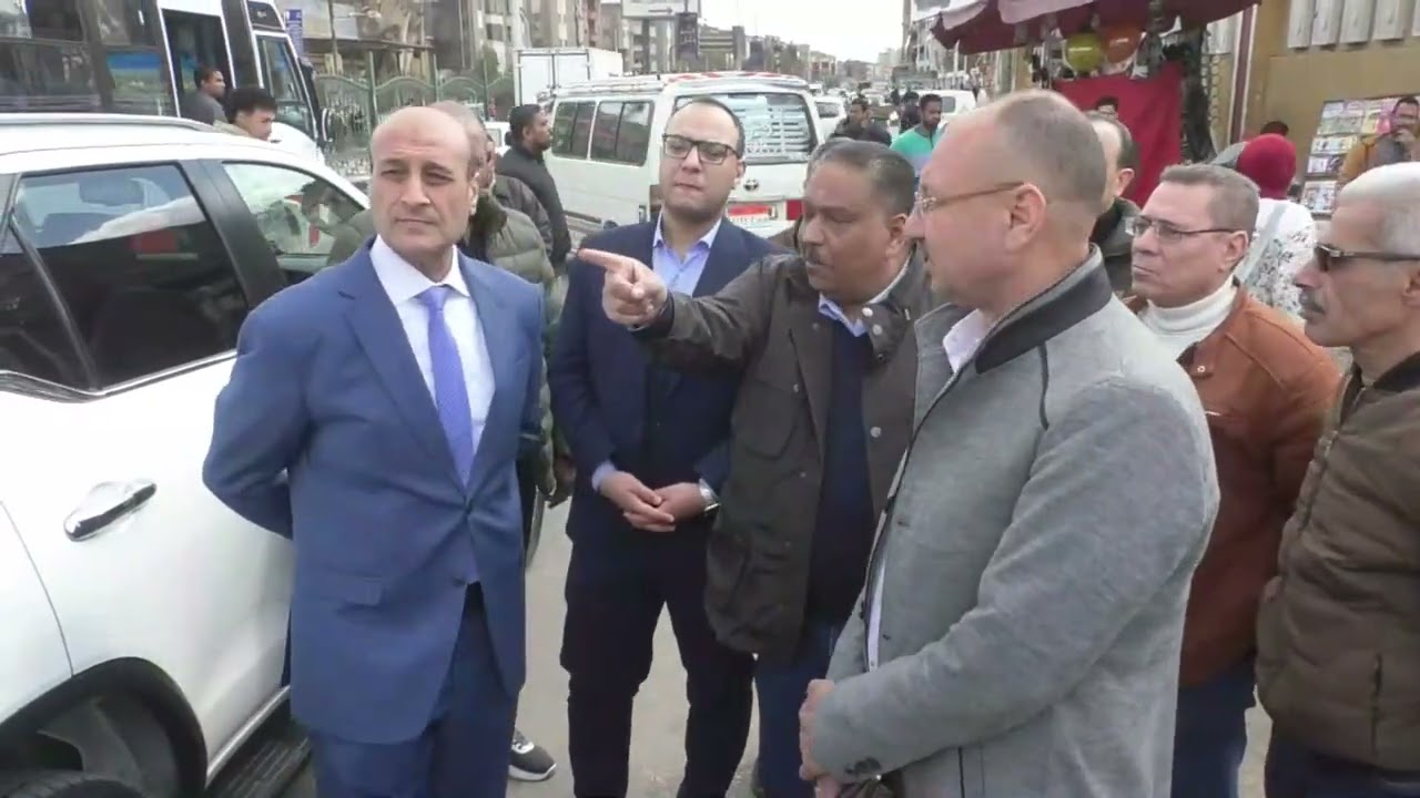محافظ أسيوط يتفقد محيط موقفي نزلة عبد اللاه والأزهر لبحث حلول عاجلة للاختناقات المرورية
