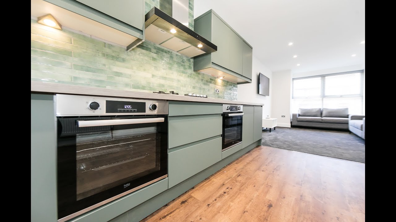 14 Hessle Avenue - stunning 6 bed in Hyde Park