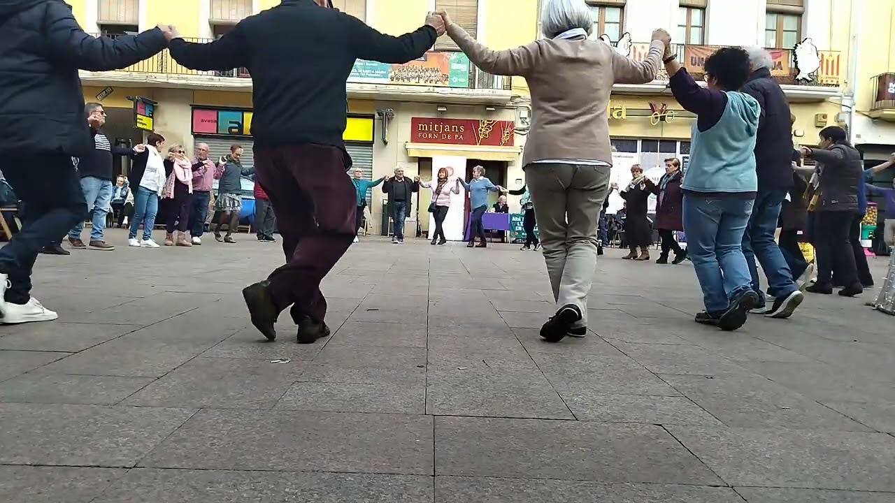 Sardanes a la lluna. Josep Capell.