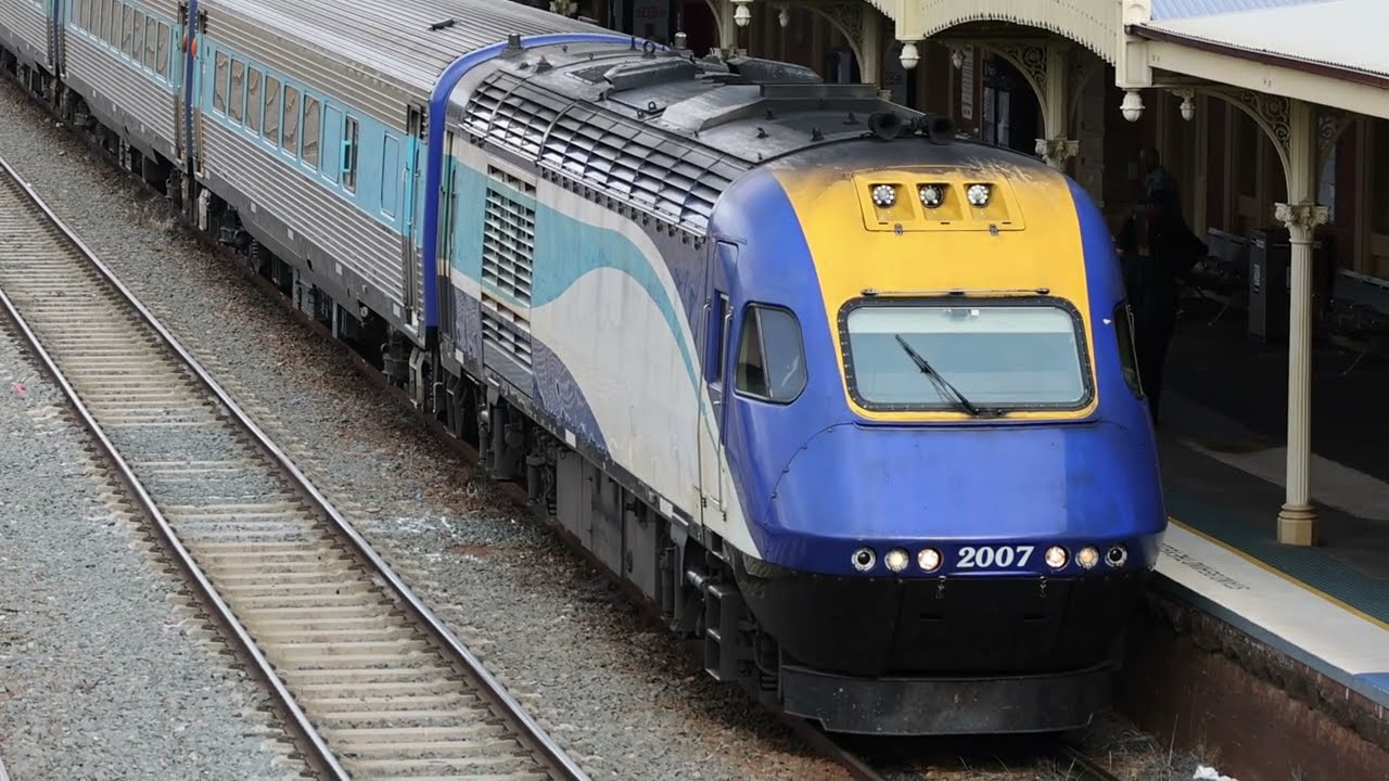 Albury Station - XPTs ST23 and ST24