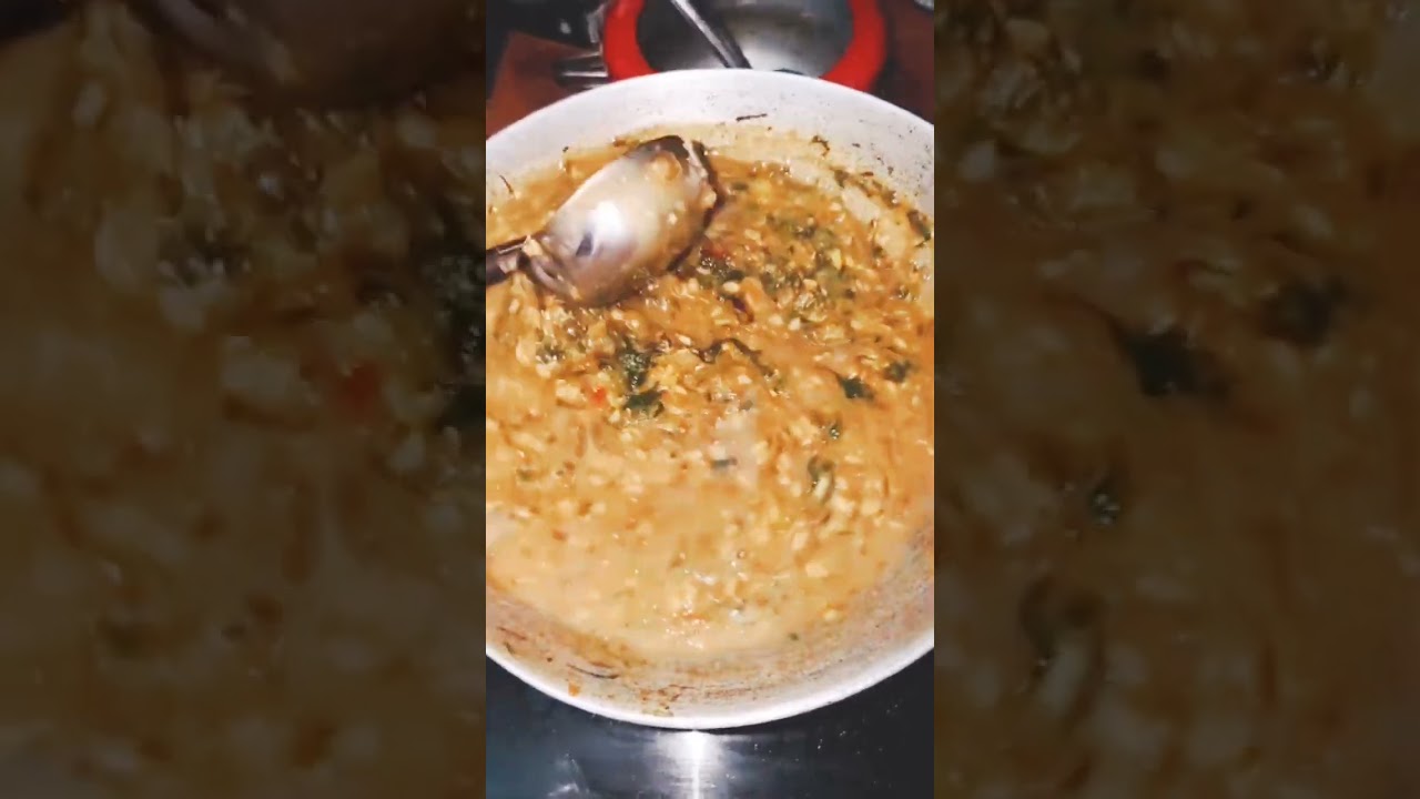 पालक और हरे छिलके के मूंग की विंटर स्पेशल दाल #trending #food #viralvideo #shortvideo #shorts #video