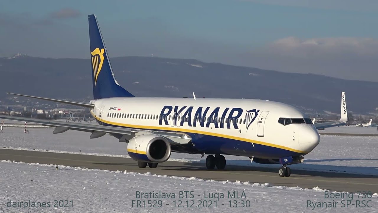 Ryanair - FR1529 - Bratislava BTS - Luqa MLA - odlet 12.12.2021  13:30 - Boeing 737