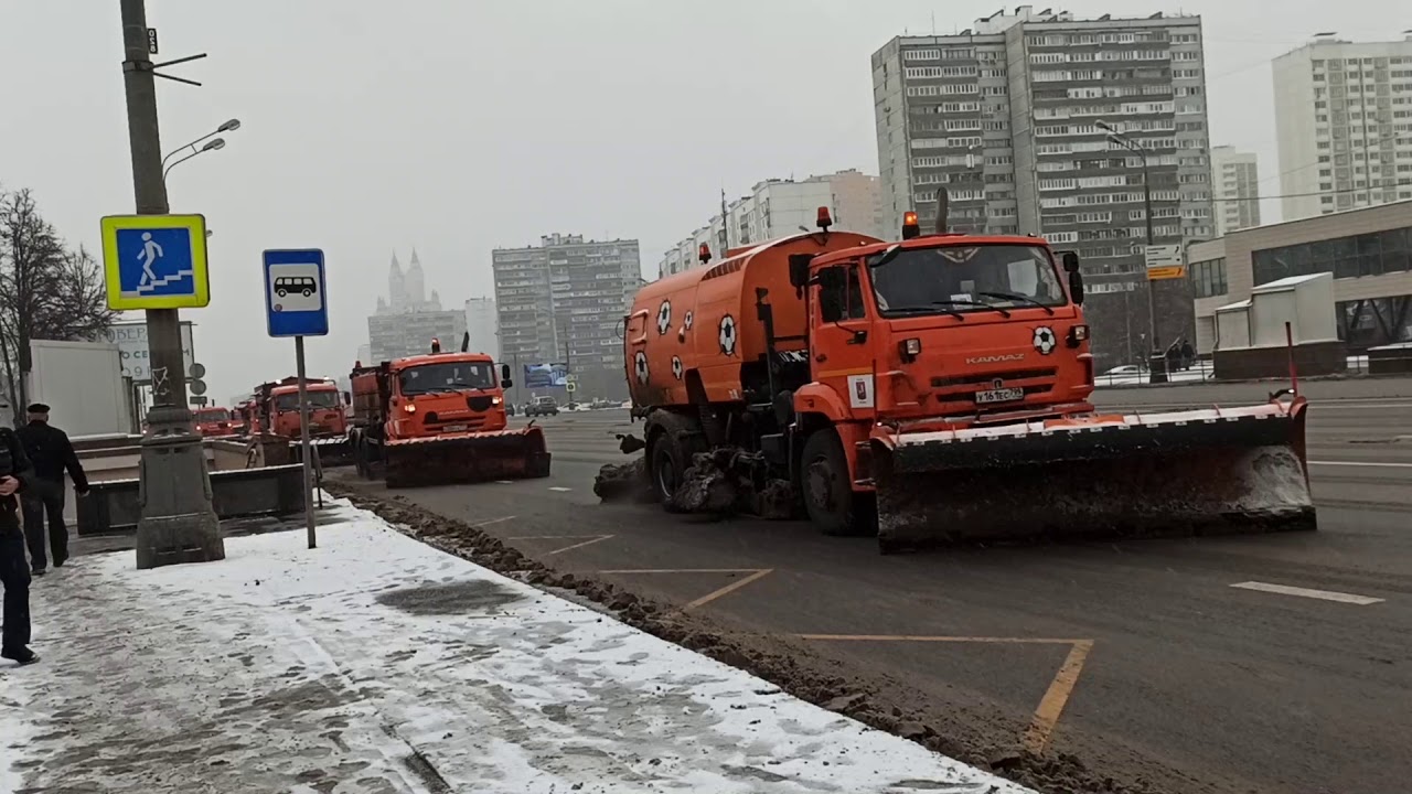 Уборка снега в Москве