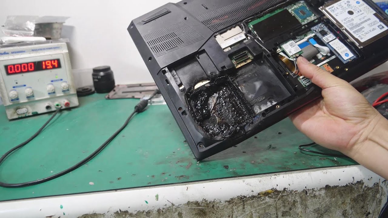 这笔记本火灾现场淘出来的吗，烧成这样？