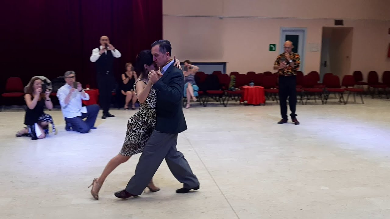 Eugenia Deanna and Santiago de Leon - Argentinian Tango - A Evaristo Carriego, Orquesta Color Tango.