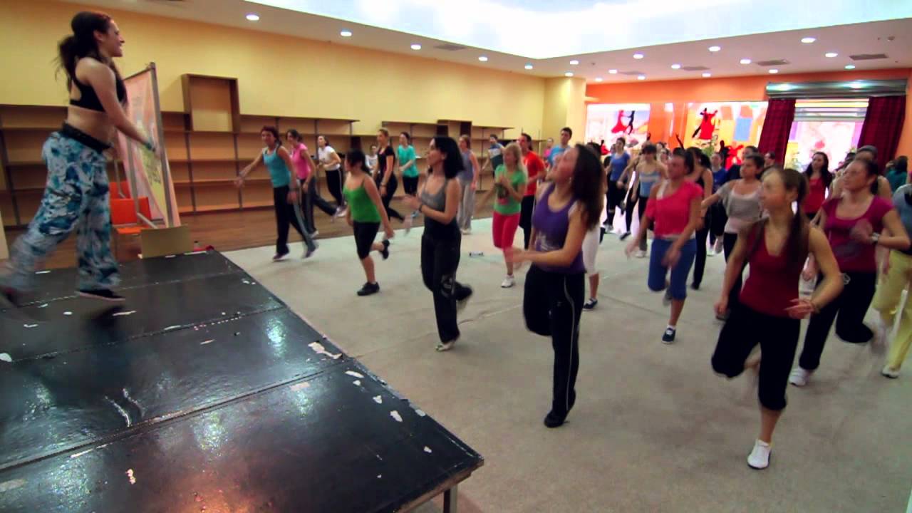 Zumba Fitness Master Class Ana GEORGESCU si Z. Adreea Teodora part1  www.zumbasuceava.ro