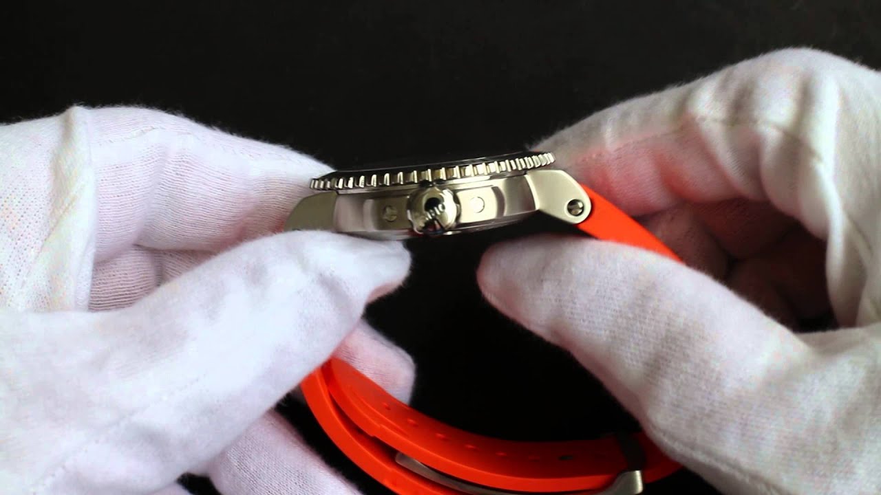 Oris Aquis Date Orange Rubber Strap Dive Watch Review