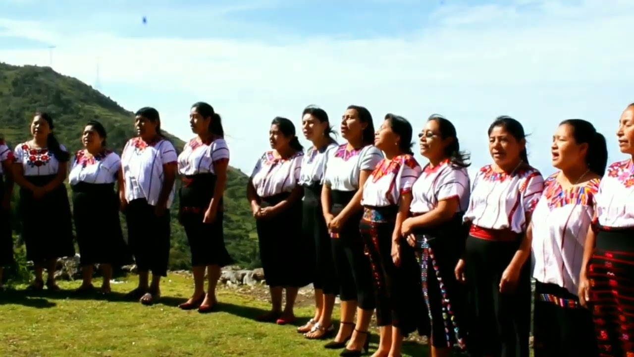 Sociedad Ciudadanas Celestiales con el himno de casa me cambiaré