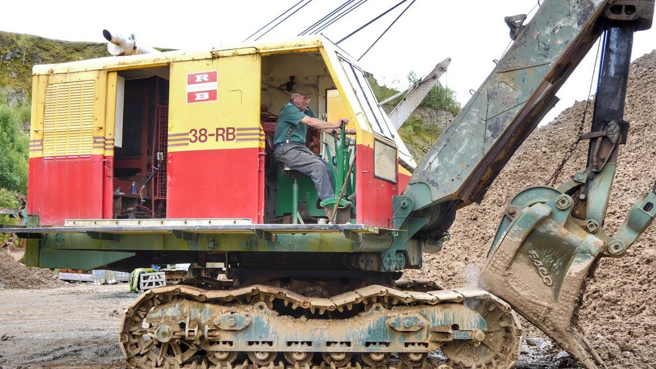 Ruston Bucyrus 38-RB Rope shovel in Action
