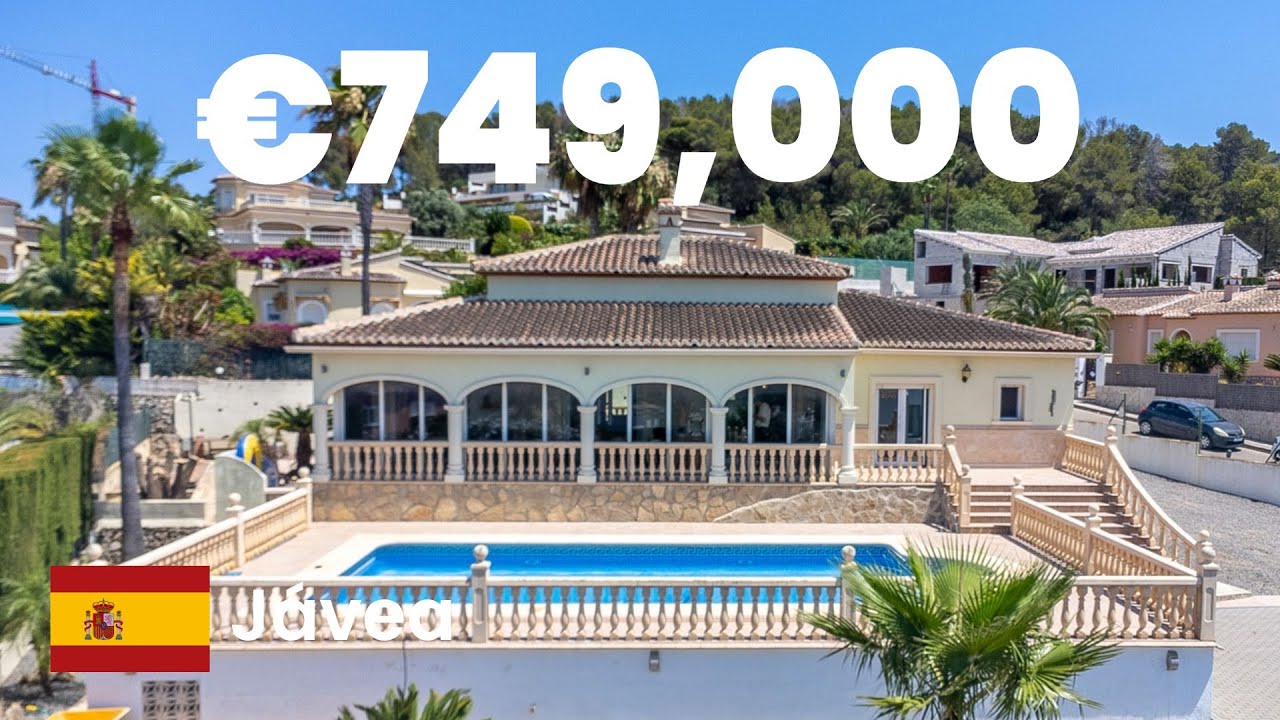 Immaculate 3 Bedroom Villa in Jávea with Montgó Views