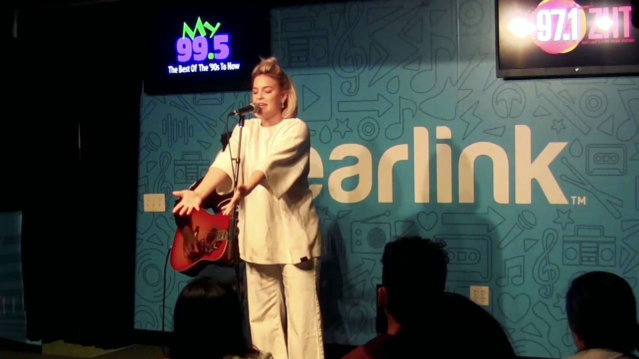Anne-Marie - Then & Alarm LIVE + INTERVIEW | Clearlink Lounge