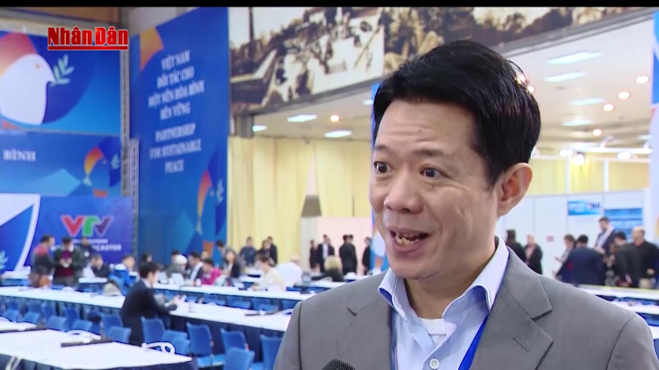 Sôi động hoạt động tác nghiệp của phóng viên tại Trung tâm Báo chí Hội nghị Thượng đỉnh Mỹ - Triều