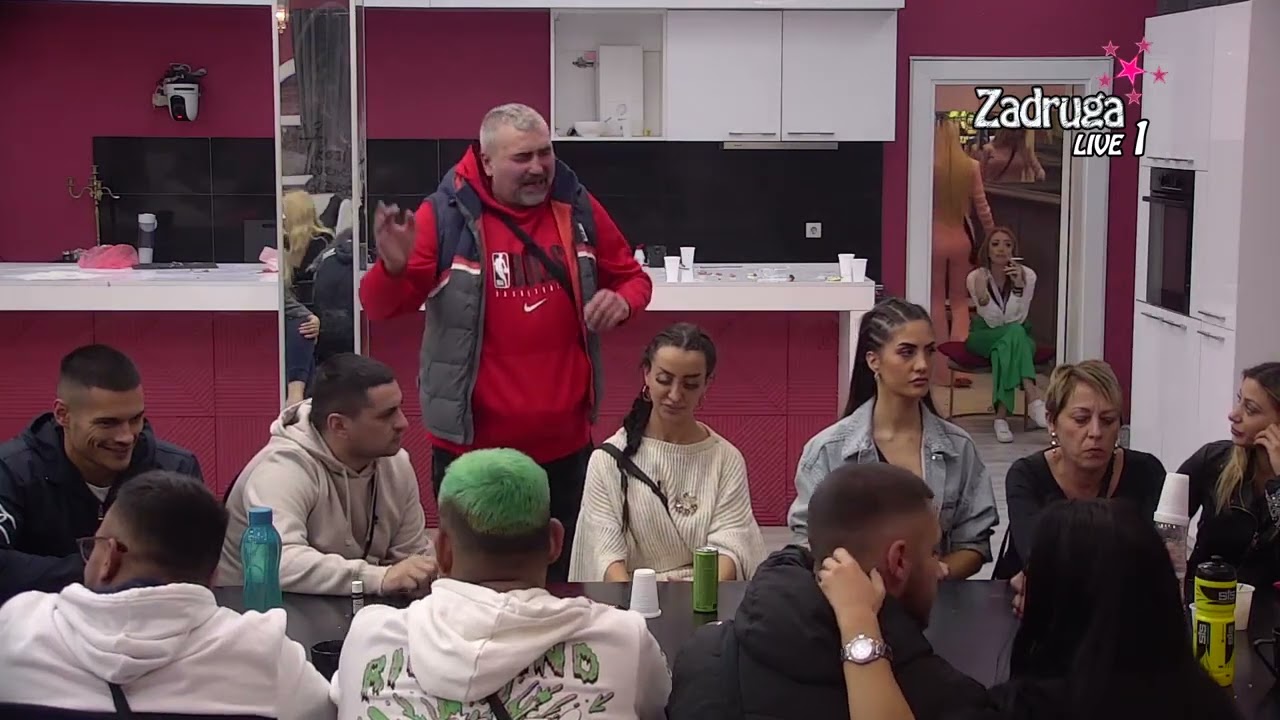 Zadruga 6 - Miki pokušava Bebici da otvori oči, ubeđuje ga da Miljana voli Zolu - 01.12.2022.