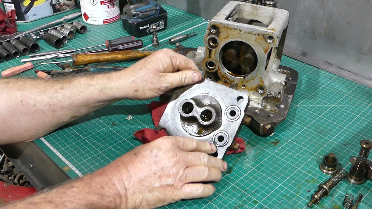 How to Pull Your Ferguson TE20 Hydraulic Pump Apart