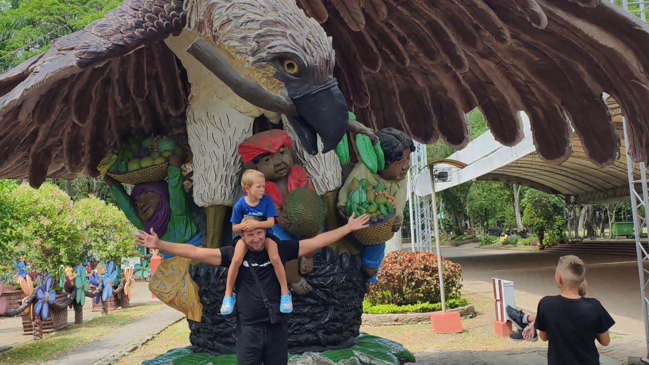 We visited the magnificent park in Davavo.