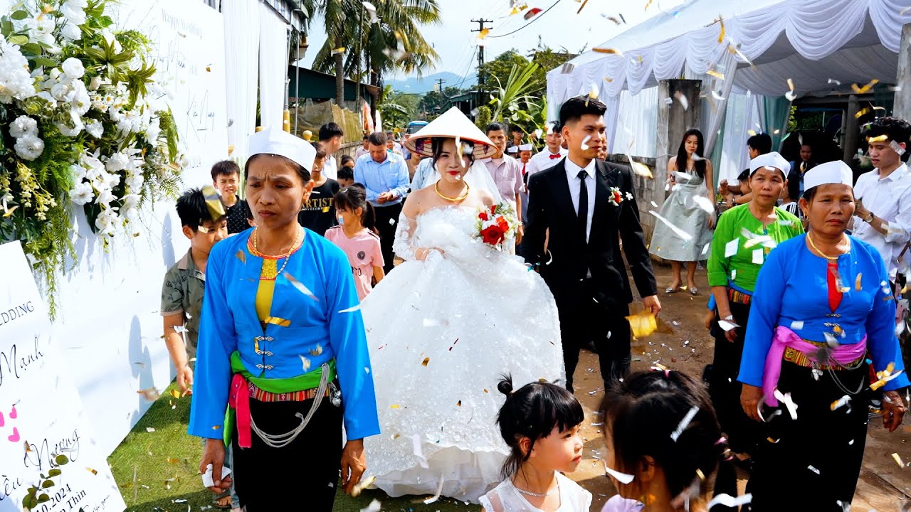 Đám cưới dân tộc Mường Hoà Bình, cô gái hạnh phúc nhất ngày 20/10/2024
