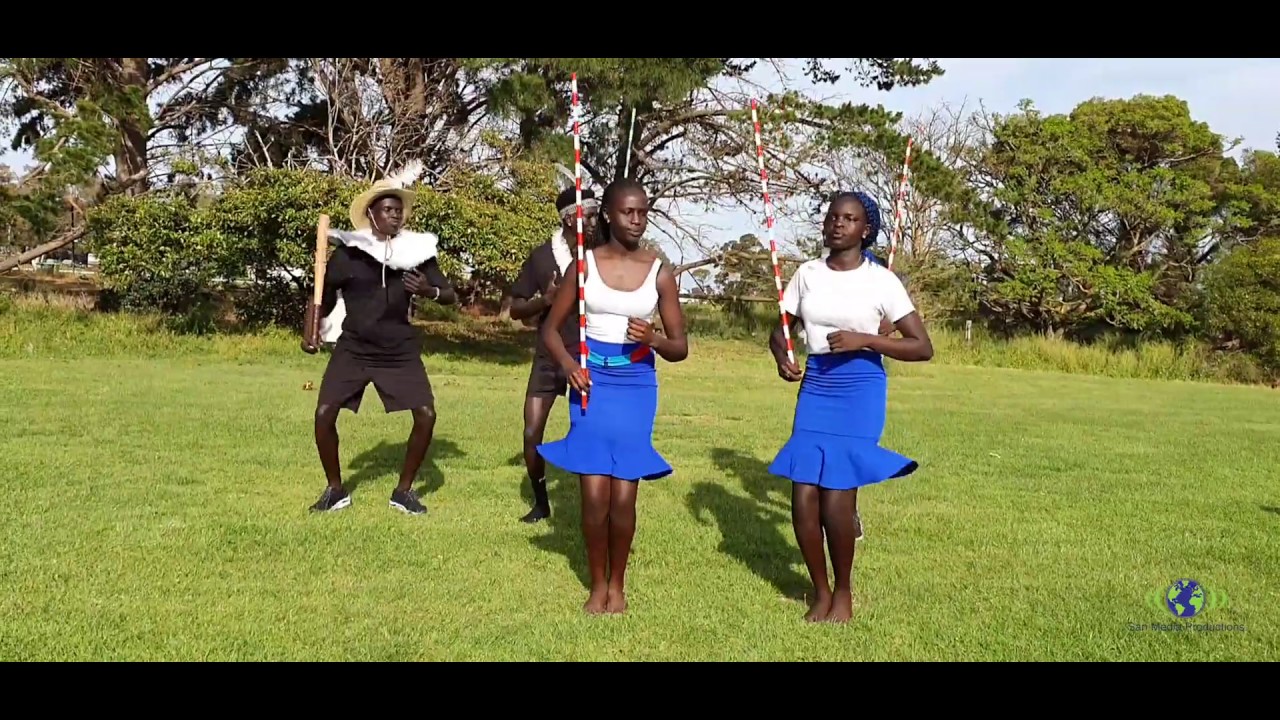 A classic cultural dance by Madhueeng ke Bai Bor