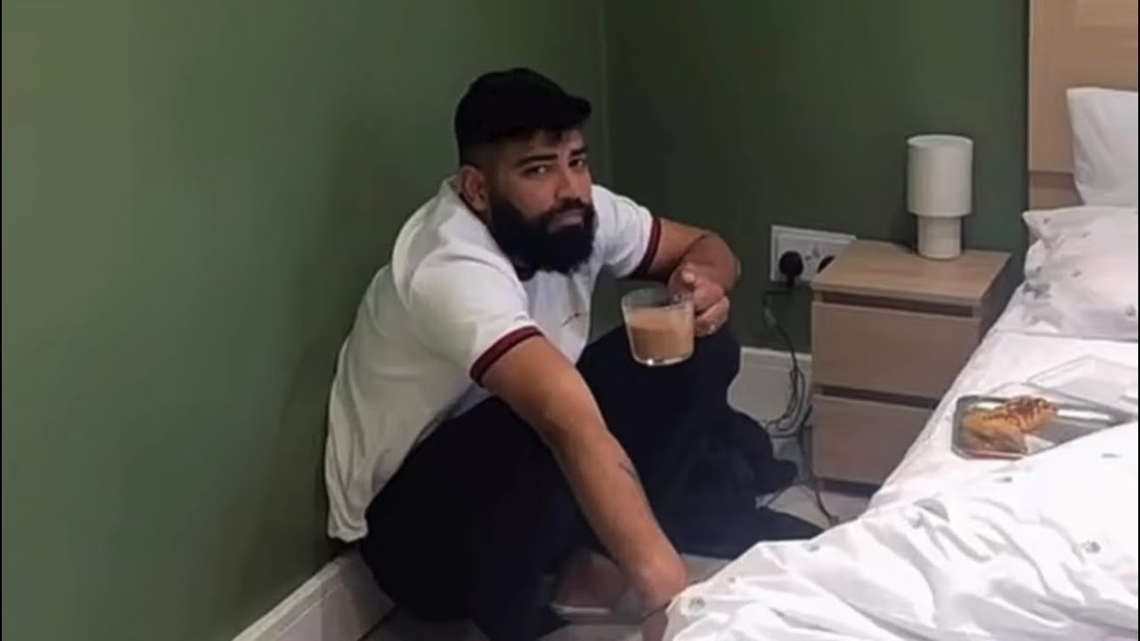England ch gopi laa ta kam te🤣🤣🤣🤣 #gopi #englend #vlog 