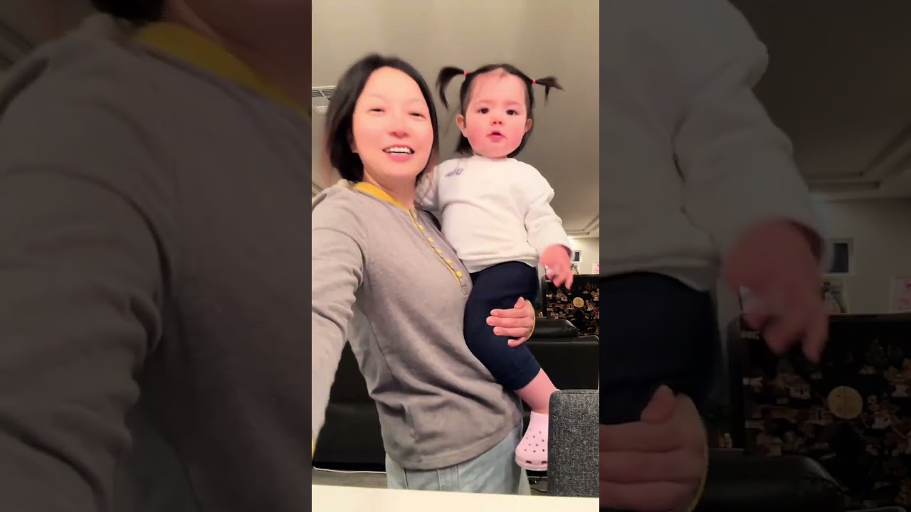 最萌21岁年龄差兄妹终于见面啦！ 你们猜萌米娅公主还认识哥哥吗？@混血米娅和洋爸爸的店 #海外生活 #兄妹 #回家 #家人团聚 #混血宝宝