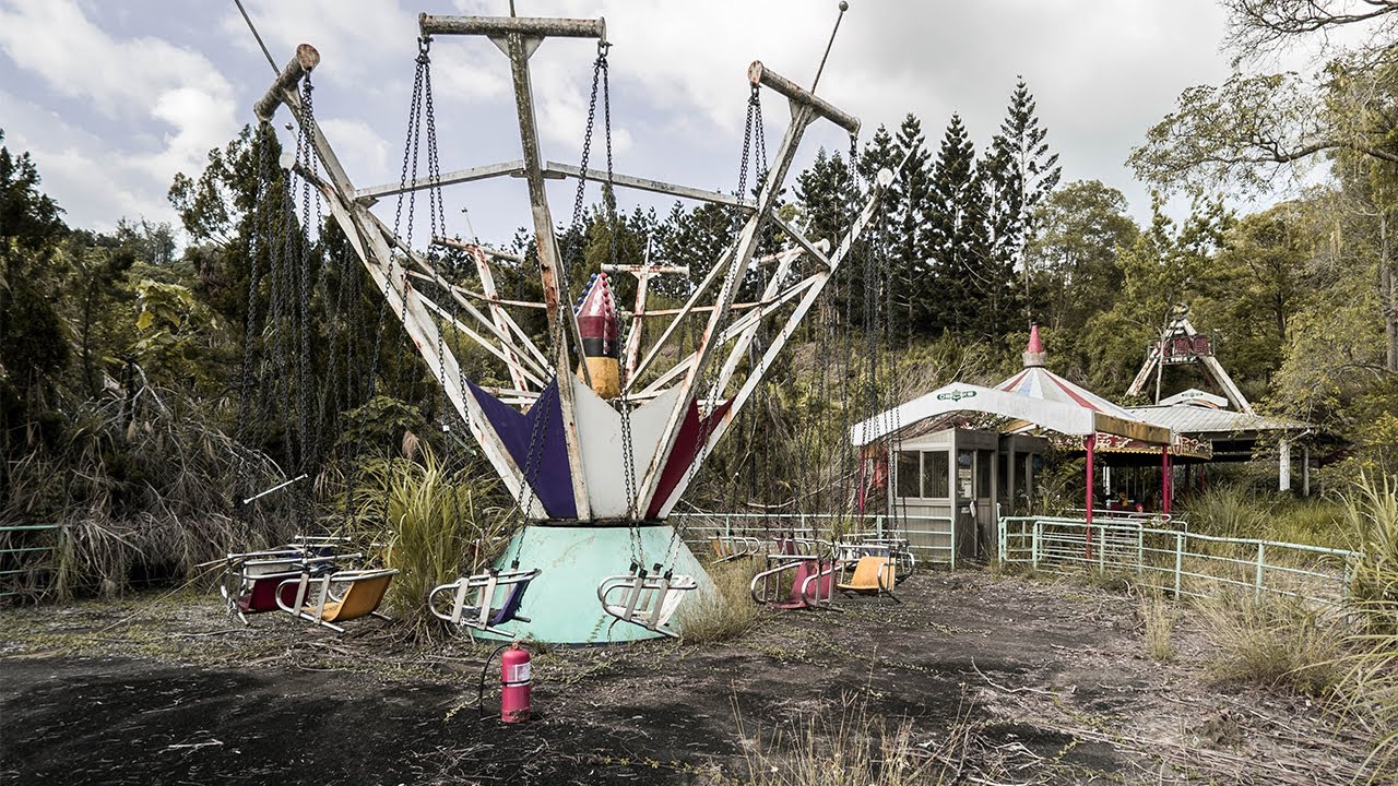 Abandoned Theme Park In Taiwan (Attacked By Tarantulas)