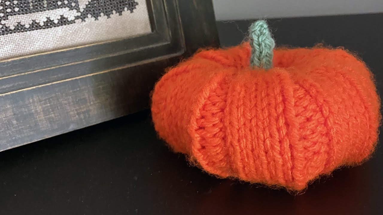 Mini Knitted Pumpkin