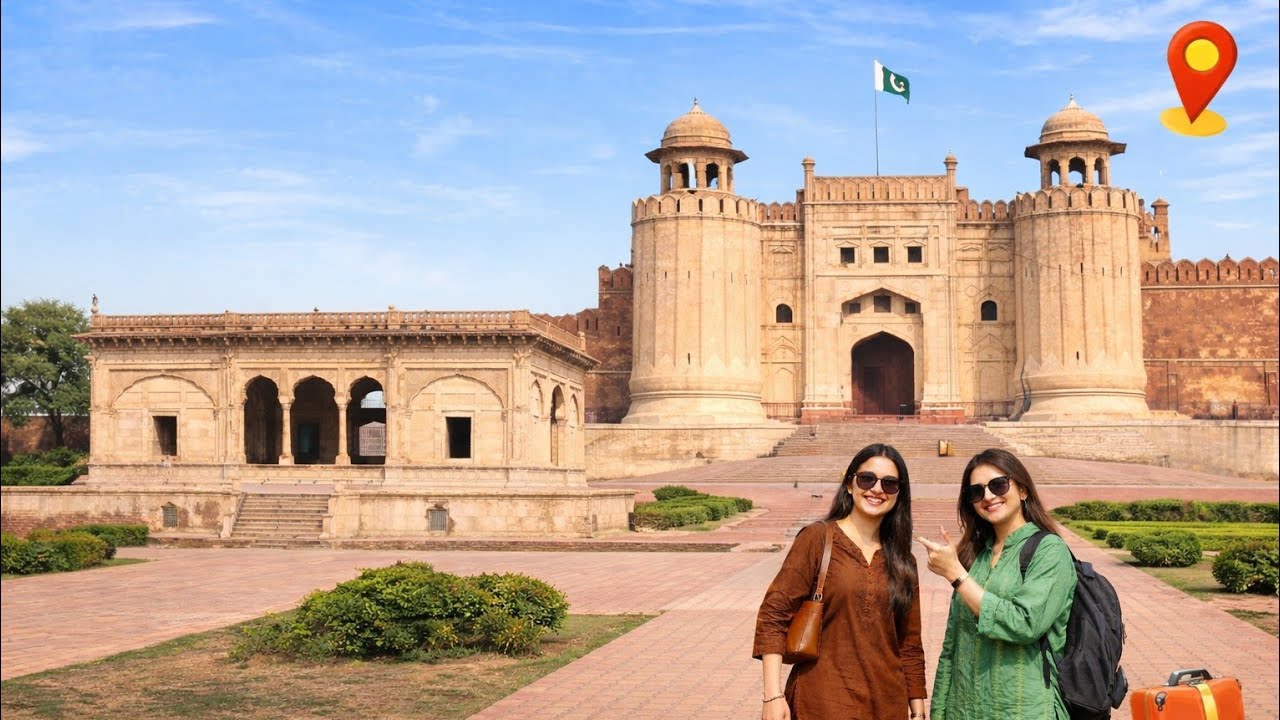 Lal Qila Historic Lahore   👑 ✨🏰Pakistan🇵🇰#badshahimosque#sheeshmahal#lalqila#travel   