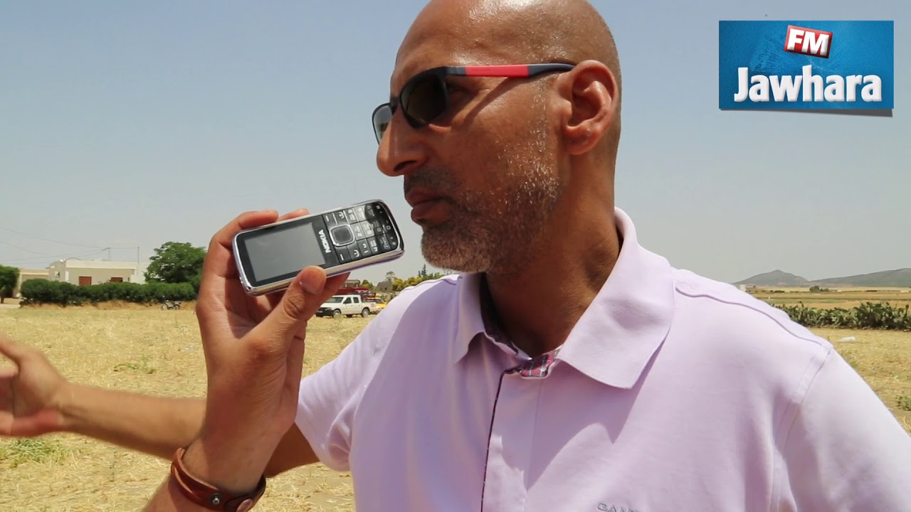 رفع حطام القطار بعد اصطدامه بشاحنة في الفحص