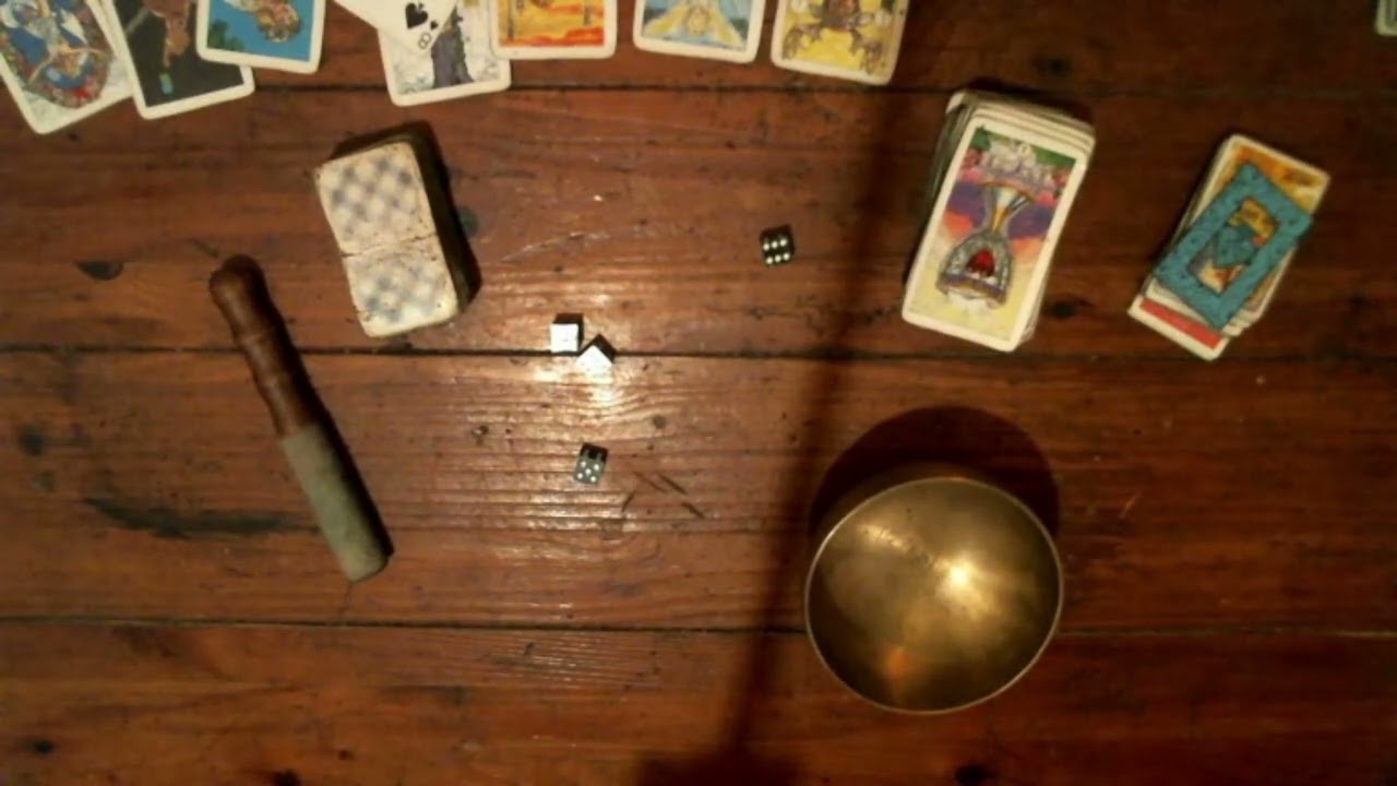 Гадание на картах Таро и нумерология для Тельца: «Открытый диалог»