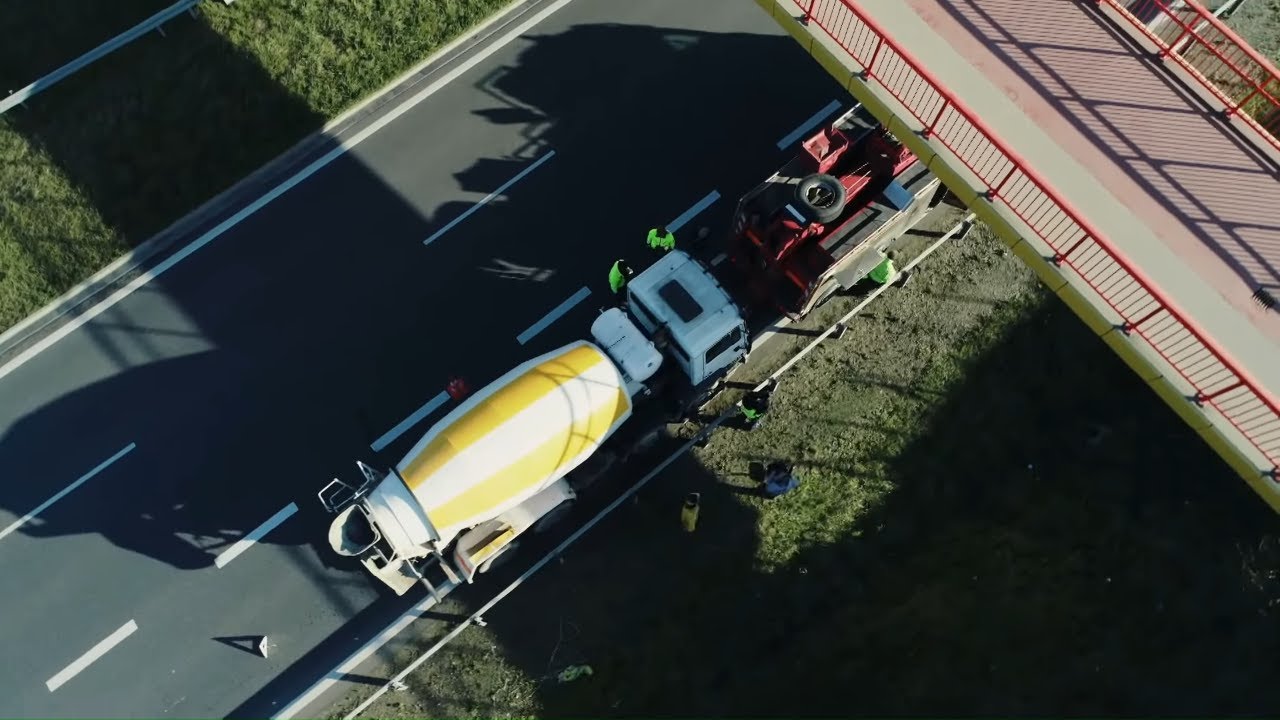 Musieli się śpieszyć bo beton zaczynał wiązać! #Pomoc_Drogowa