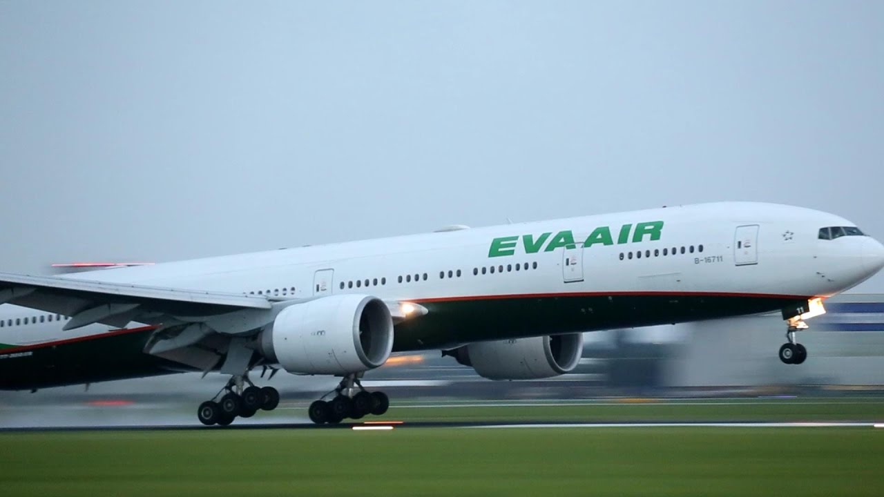 EVA AIR B777 NEW LIVERY LANDING AT SCHIPHOL