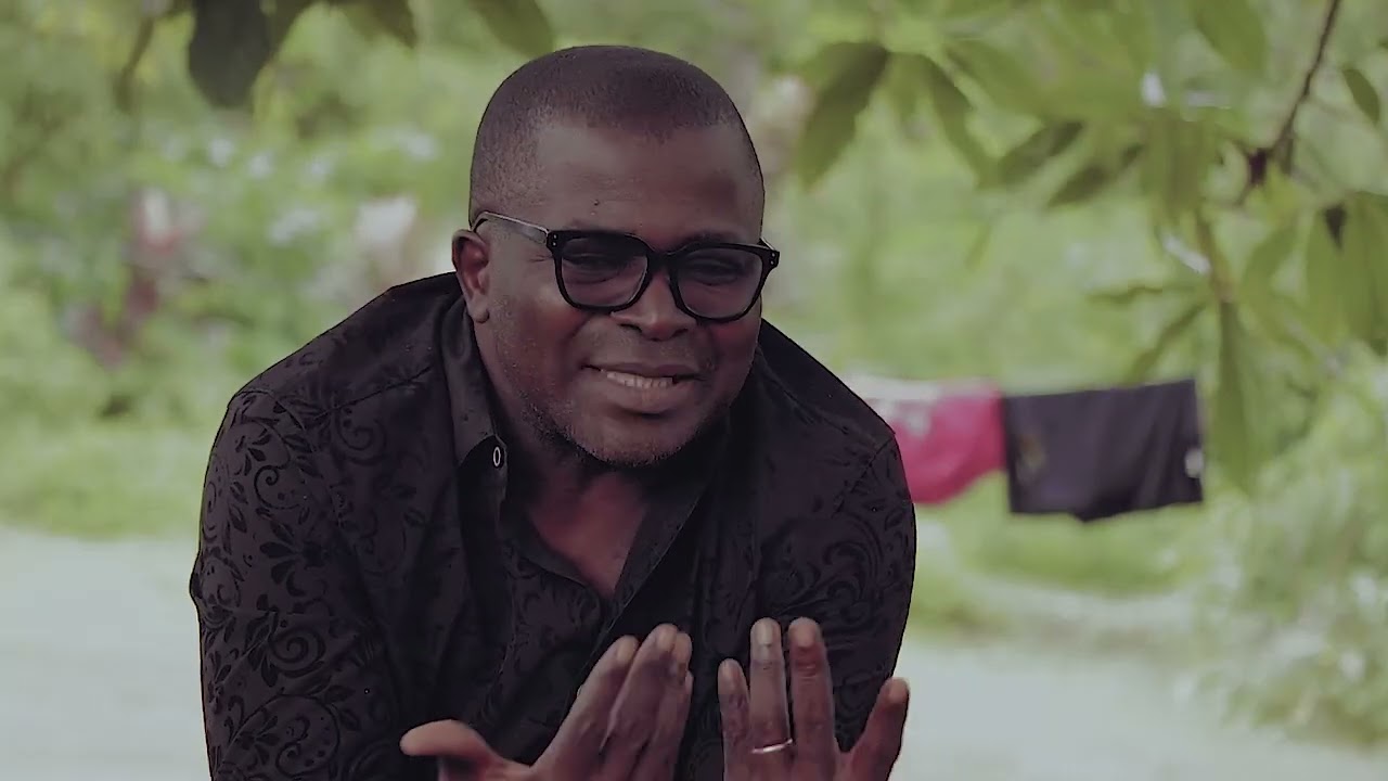 Le pasteur de Dijoncté a nyasss sa femme. C'est sa dime qu'il prenait?Et nous on doit faire quoi?  😂