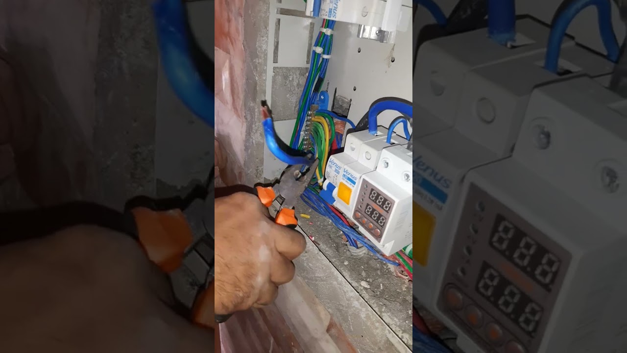 جهاز حماية من شركه فينوس من إرتفاع وانخفاض الكهرباء منزل م احمد م يوسف فون٠١٠٦٣٤٢٠٢٢٤