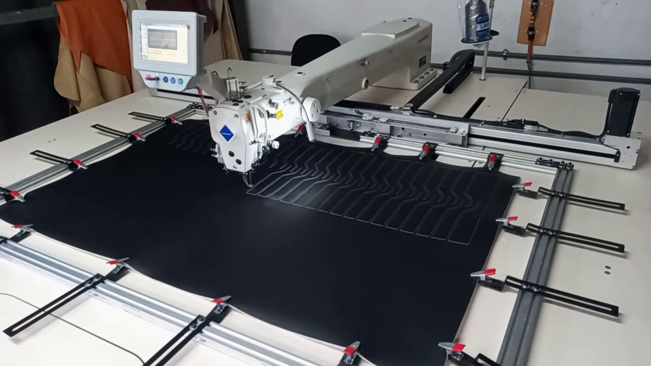 LM 1390G-HL costura programada Lanmax
